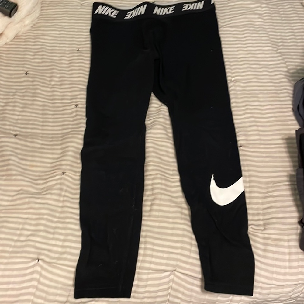 (SOLD) Woman’s Large Black Nike Leggings
